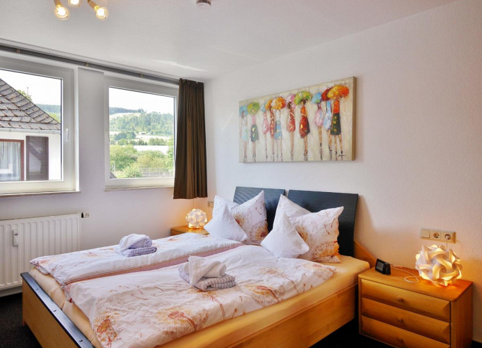 Fewo G**** - Schlafzimmer mit Ettelsbergblick