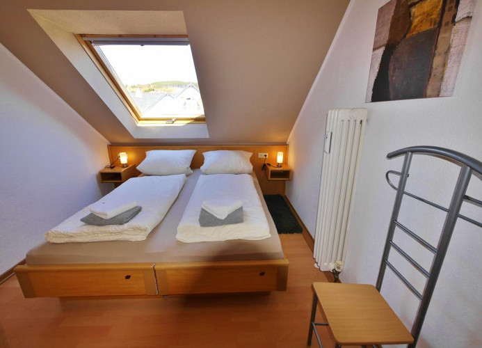 Fewo F*** - Schlafzimmer 2 mit Doppelbett (160x190)