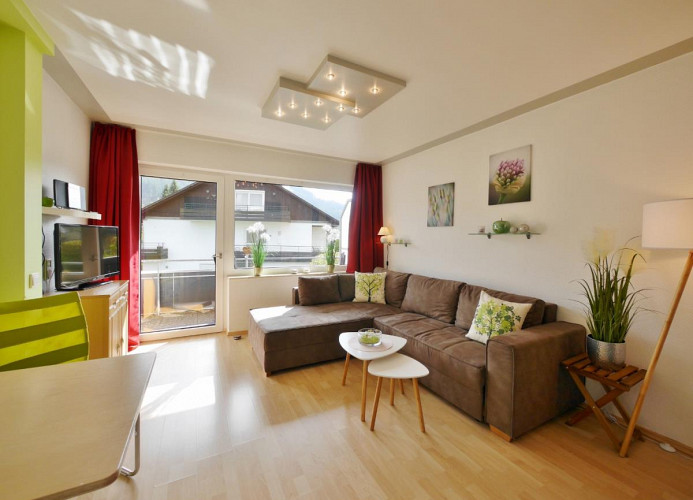 Großzügiger Wohn/Essbereich - Appartement Gänseblümchen***