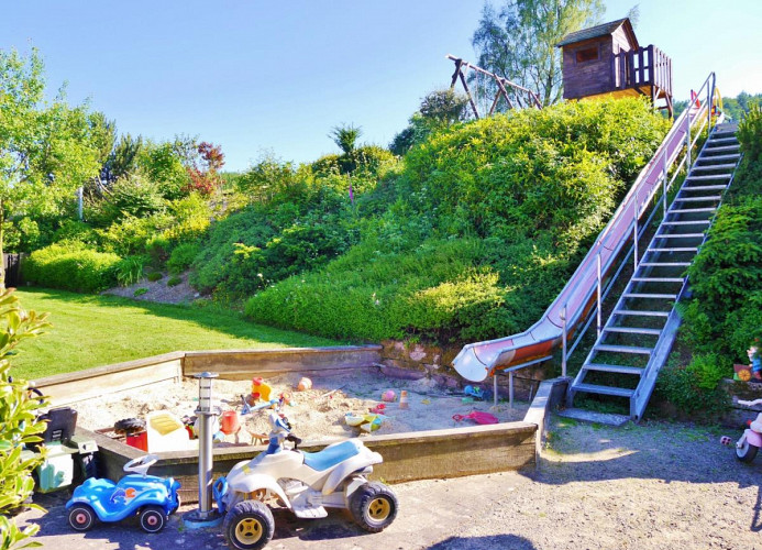 Apartments Sonnenschein**** - Rutsche & Sandkiste
