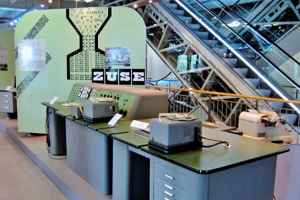 HEINZ NIXDORF MUSEUMSFORUM IN PADERBORN