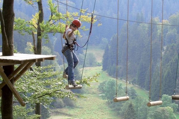HOCHSEILGARTEN AN DER MÜHLENKOPFSCHANZE