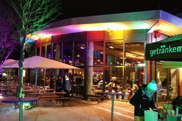 SEILBAR AN DER SEILBAHN-TALSTATION