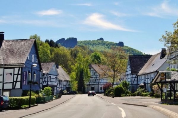 GOLDDÖRFERWEG (ELLERINGHAUSEN - BRAUCHHAUSEN - ASSINGHAUSEN)