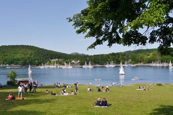 STRANDBÄDER & BADESTELLEN AM EDERSEE