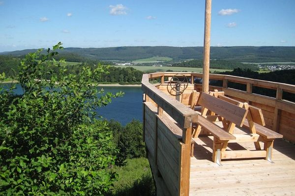 SINNEPFAD AM HENNESEE