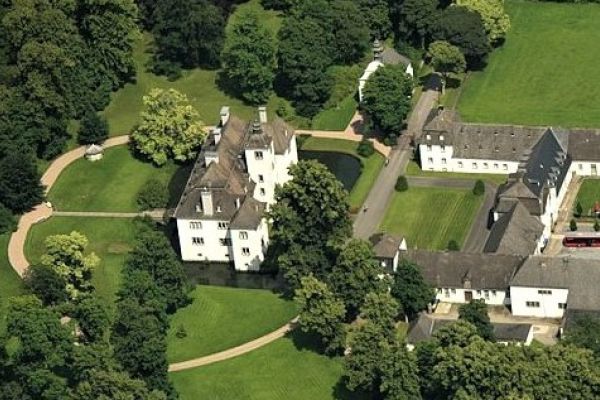 WASSERSCHLOSS LAER - MESCHEDE