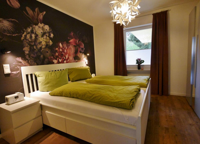 Upland Apartments/Fewo Zeitgeist - Schlafzimmer-2 mit Doppelbett