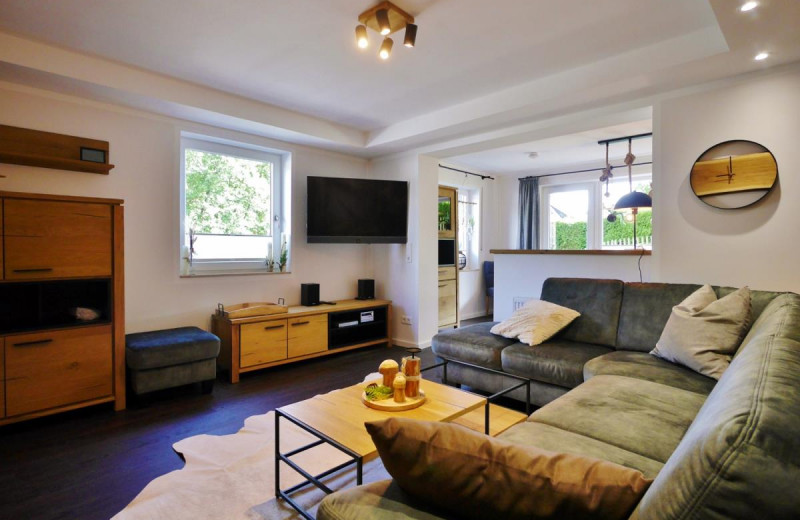 Upland Apartments/Fewo Waldgeist - Wohnzimmer