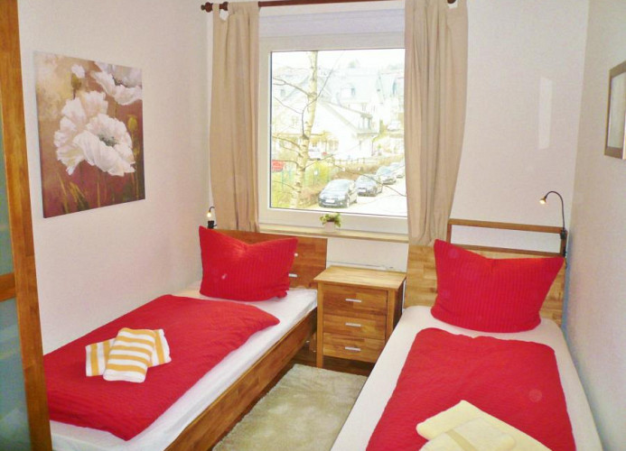 Fewo E*** - Schlafzimmer mit zwei Einzelbetten