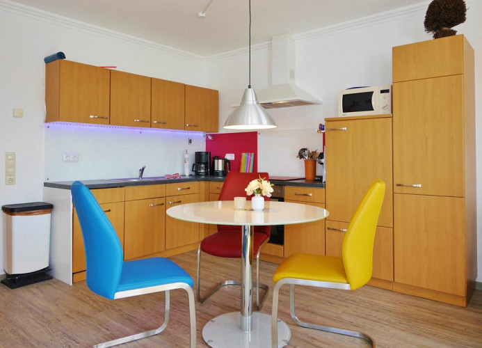 Fewo Penthausblick**** - Küche mit Geschirrspüler und umfangreichen Equipement