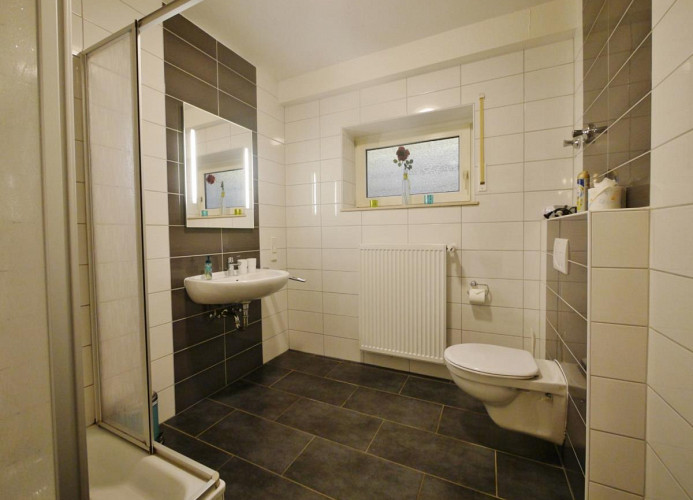 modernes Duschbad - Q12 Fewo HANG***